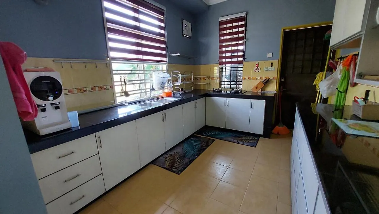Teratak Azhan Homestay Kampong Sungai Putat